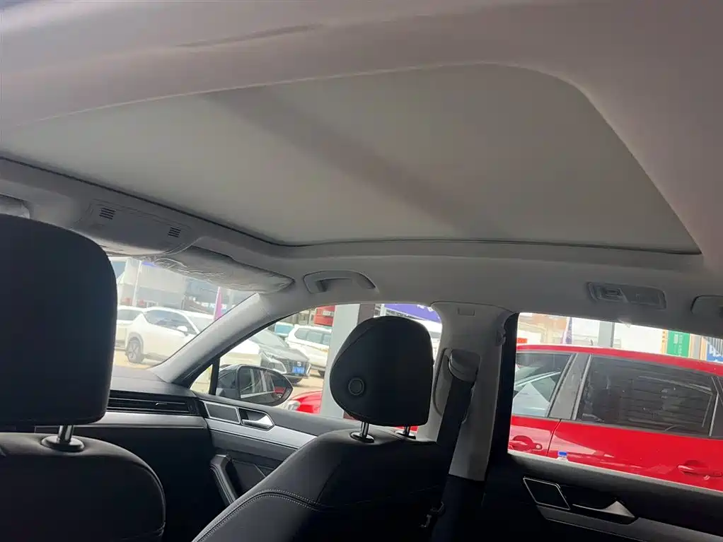 Volkswagen Magotan 2023 2 Million Units Commemorative Edition 280TSI DSG Comfort фото 16