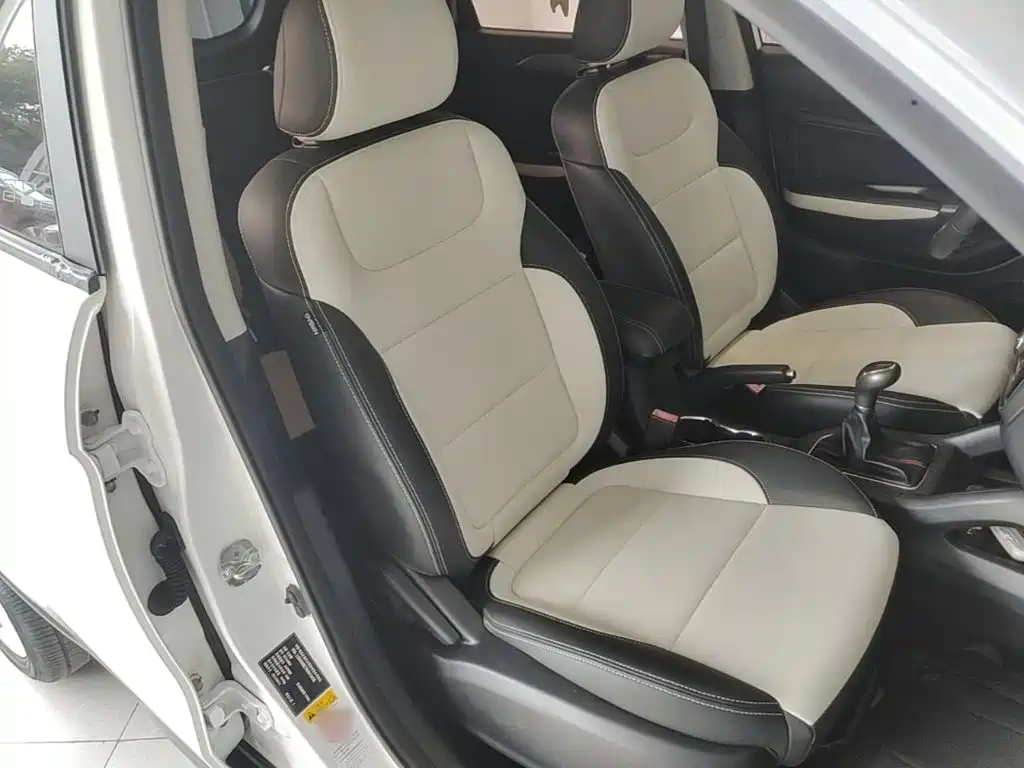Фото 25 - Changan CS35