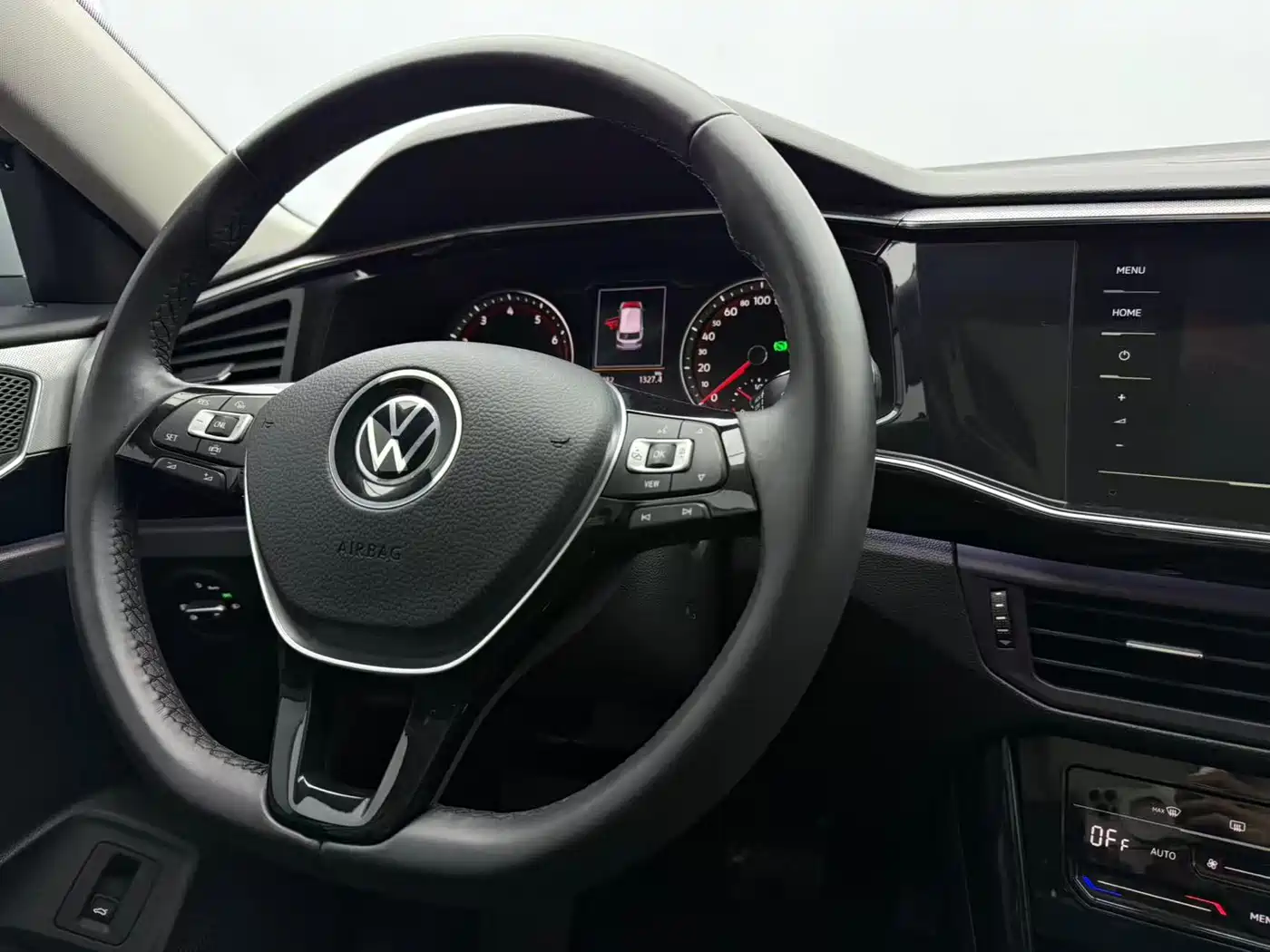 Volkswagen Tayron 2022 280TSI 2WD Luxury Smart Connect Edition фото 11