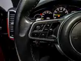 Photo 16 - Porsche Cayenne New Energy