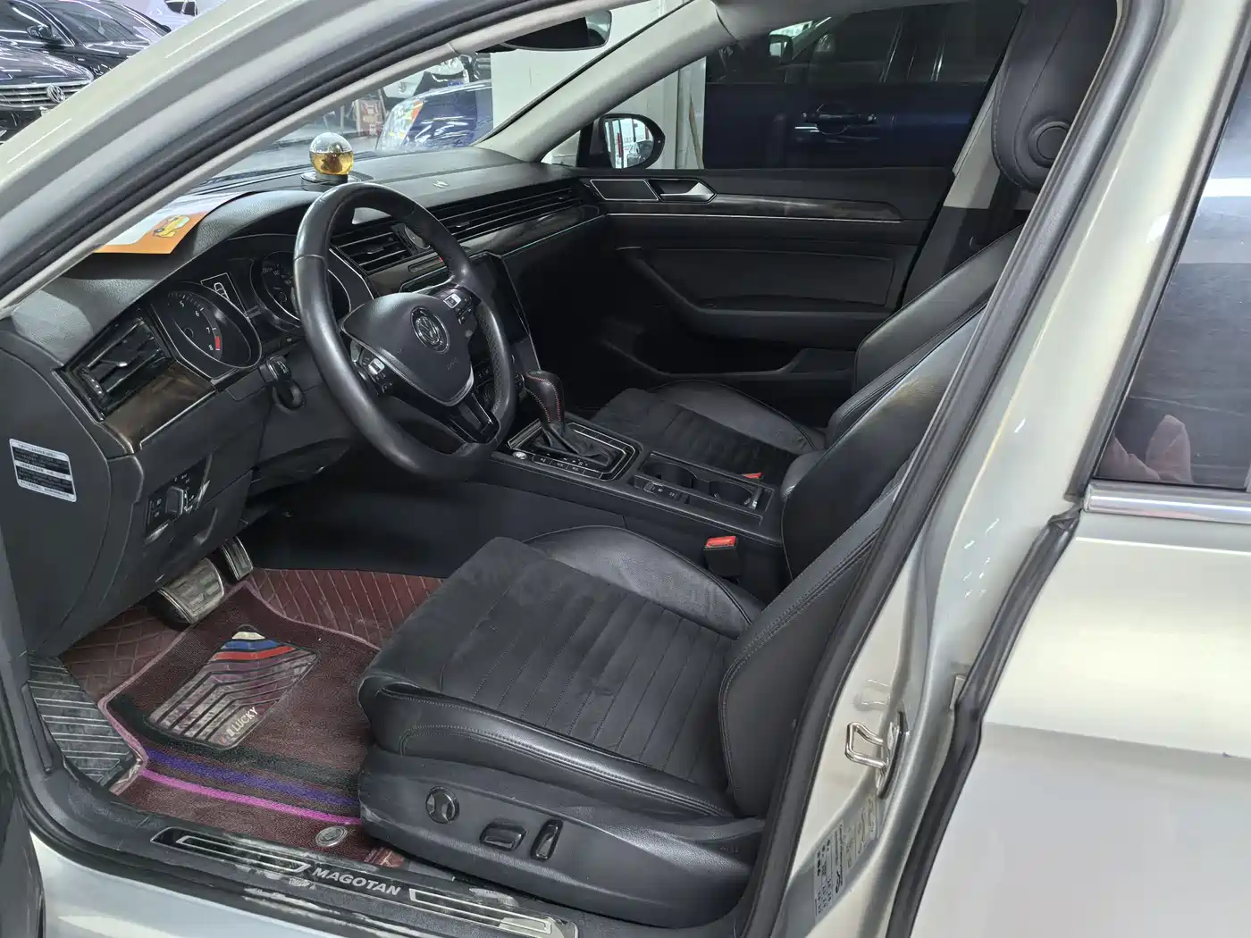 Volkswagen Magotan 2017 330TSI DSG Luxury фото 7