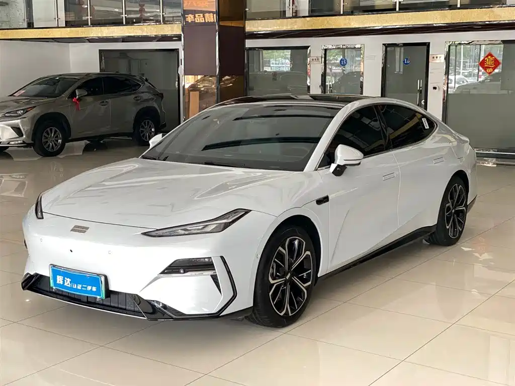 Geely Galaxy Galaxy E8 2025 700km Long Voyage Smart Drive Edition