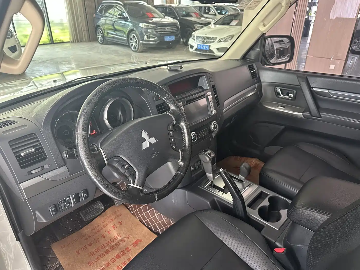 Mitsubishi Pajero (Import) 2012 3.0L Elite Plus Edition фото 8