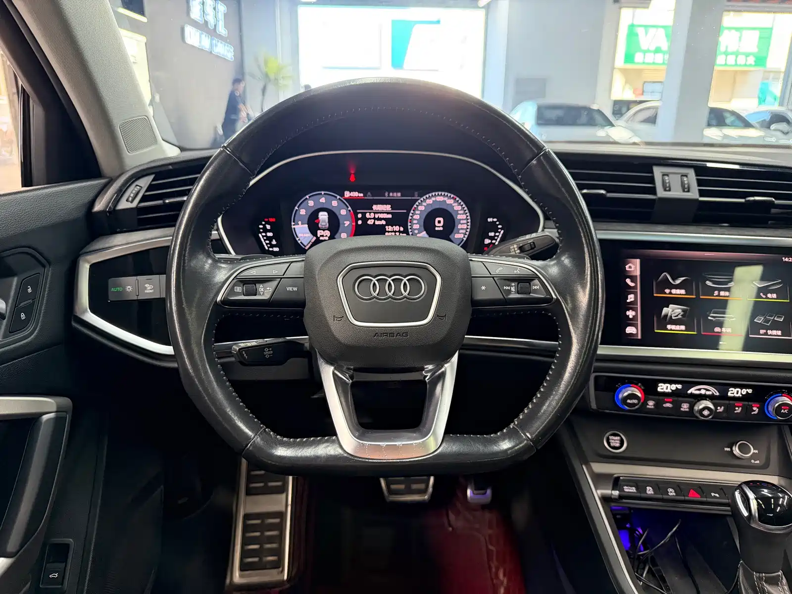 Photo 8 - Audi Q3