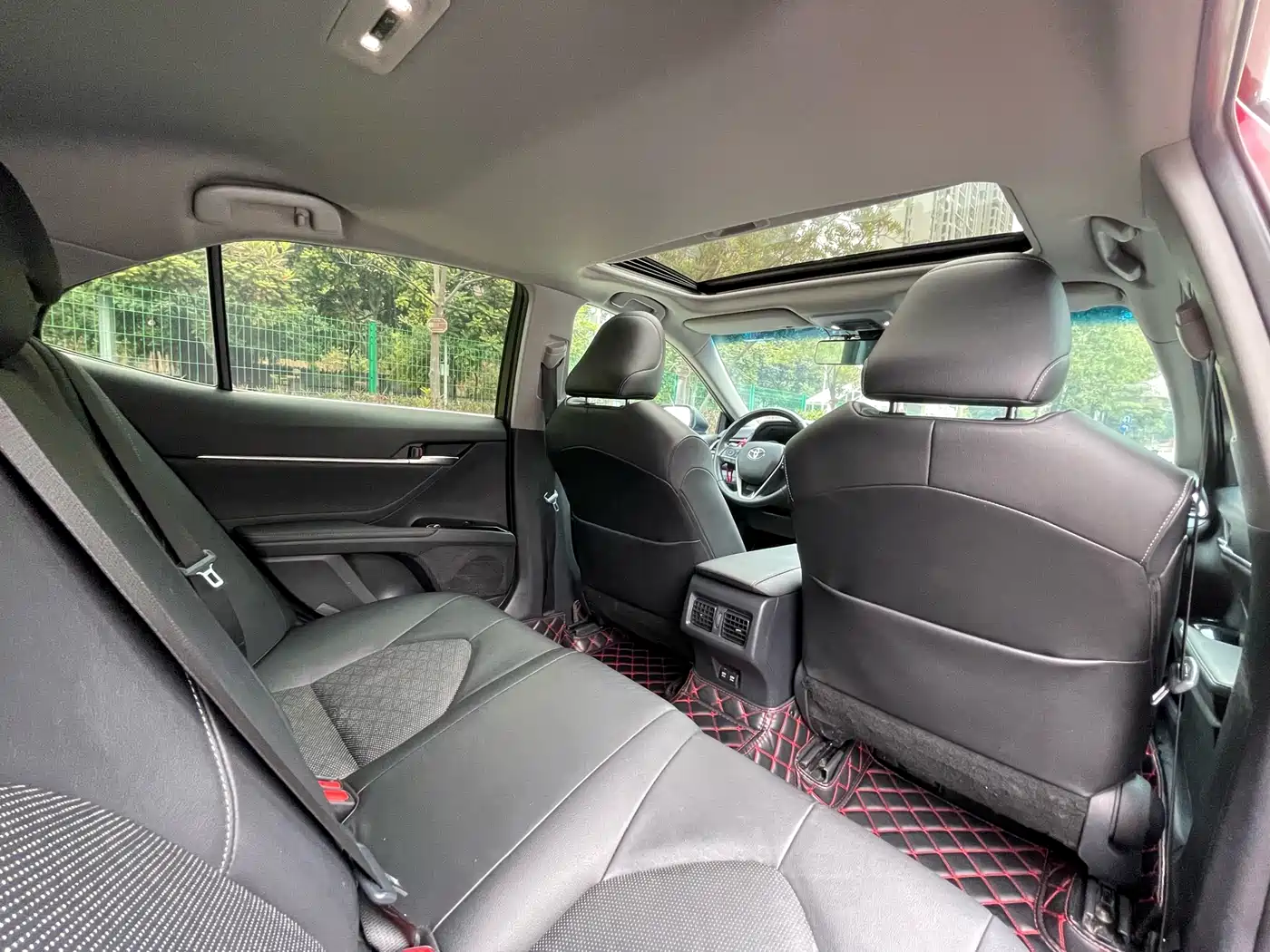 Toyota Camry 2018 2.5S Trend Edition фото 11