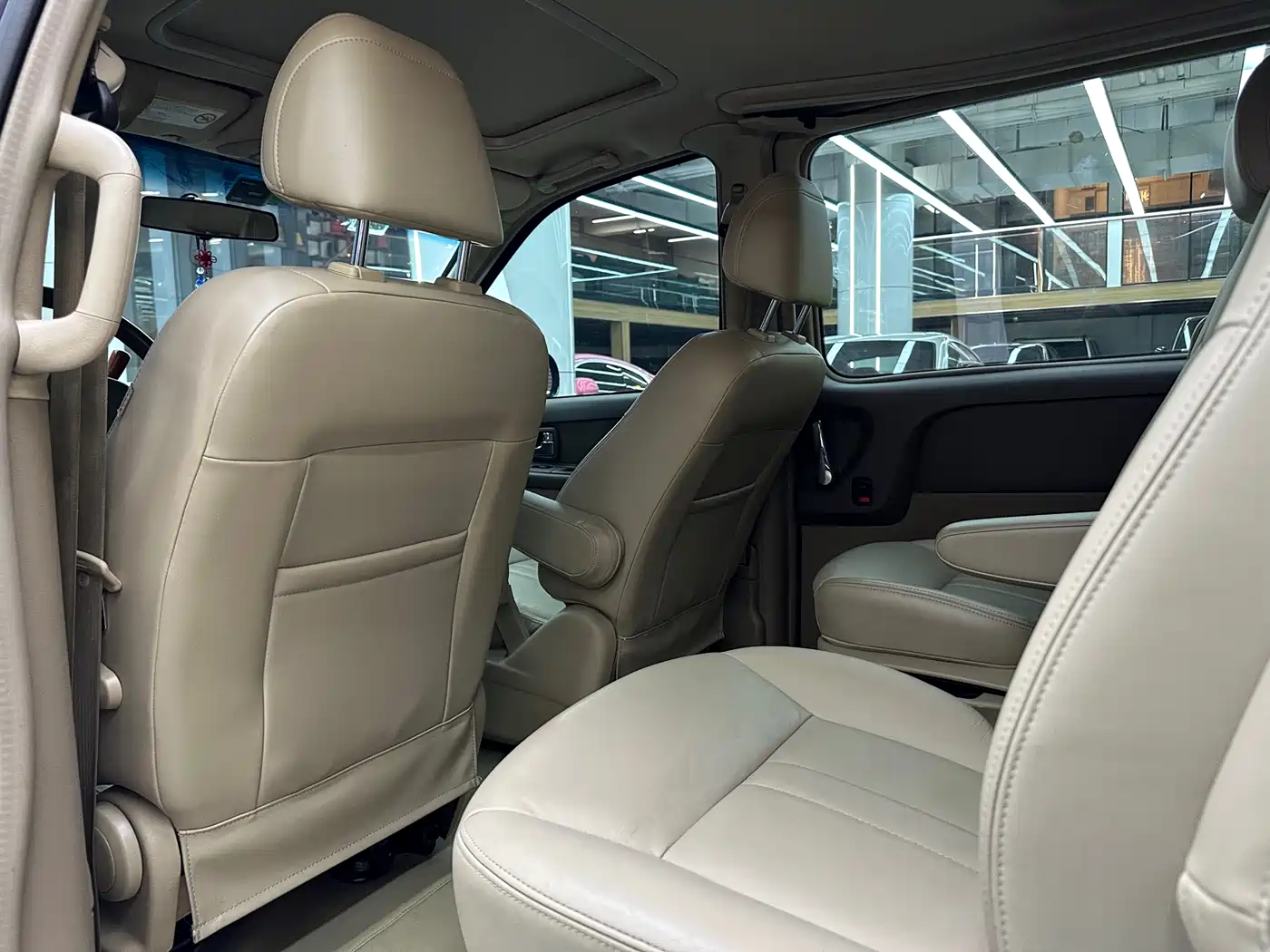 Buick GL8 2011 2.4L LT Executive Edition фото 12
