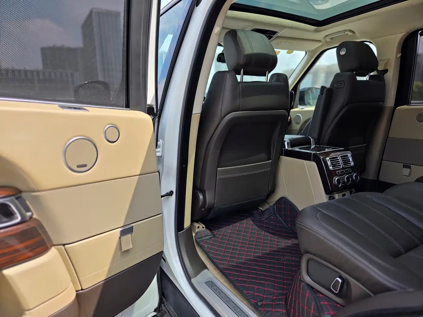 Land Rover Range Rover 2015 3.0 SC V6 Vogue SE Genesis Extended Edition фото 8