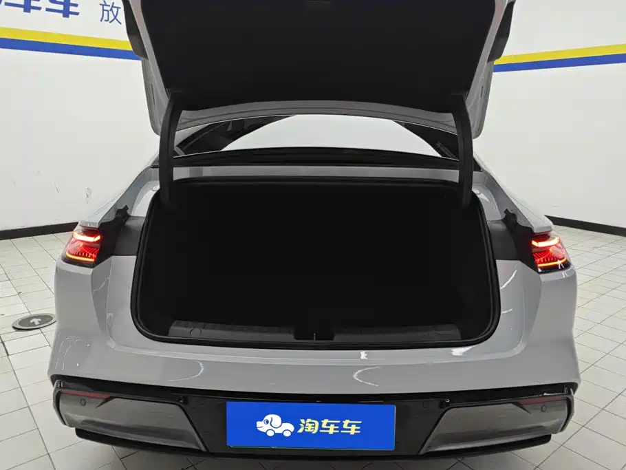 Geely Galaxy Galaxy E8 2025 2025 700km Long Voyage Smart Drive Edition