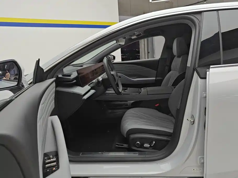 Geely Galaxy Galaxy E8 2025 2025 700km Long Voyage Smart Drive Edition