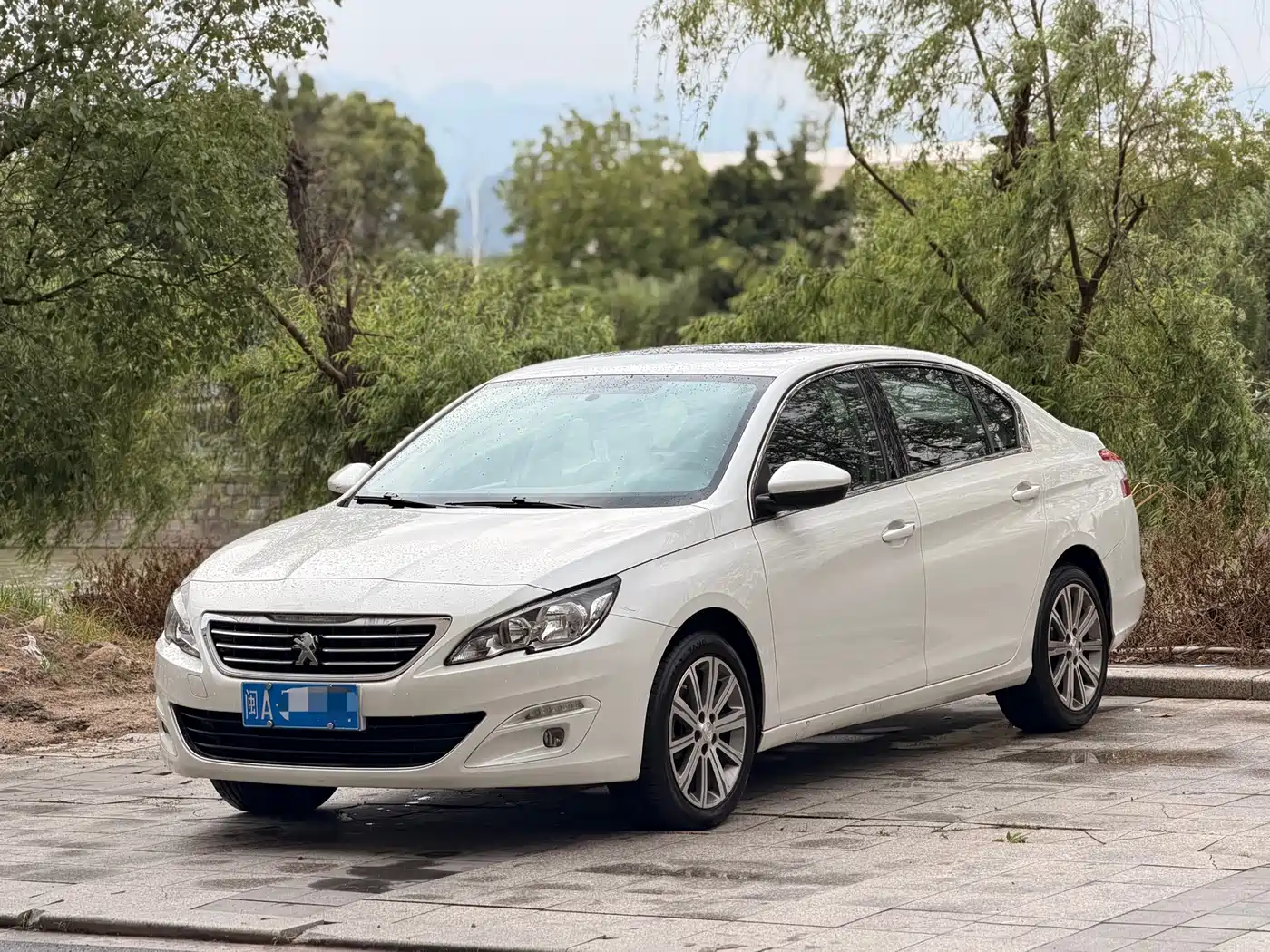 Peugeot 408 2014 1.8L Automatic Luxury Edition