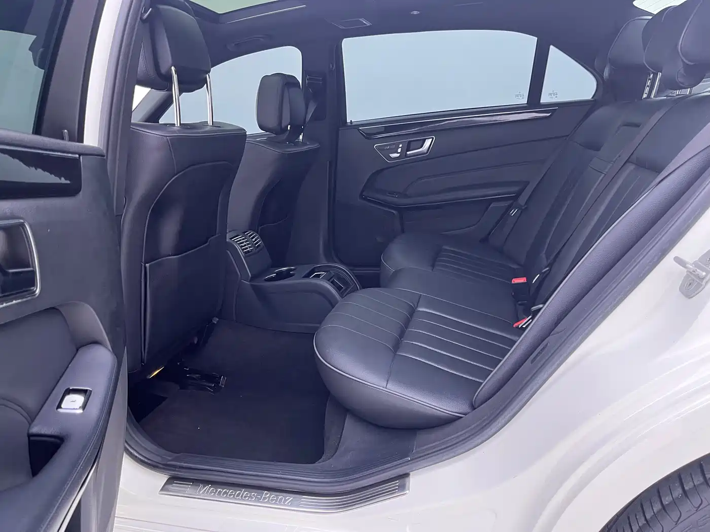 Mercedes-Benz E-Class 2015 E 200 L фото 8
