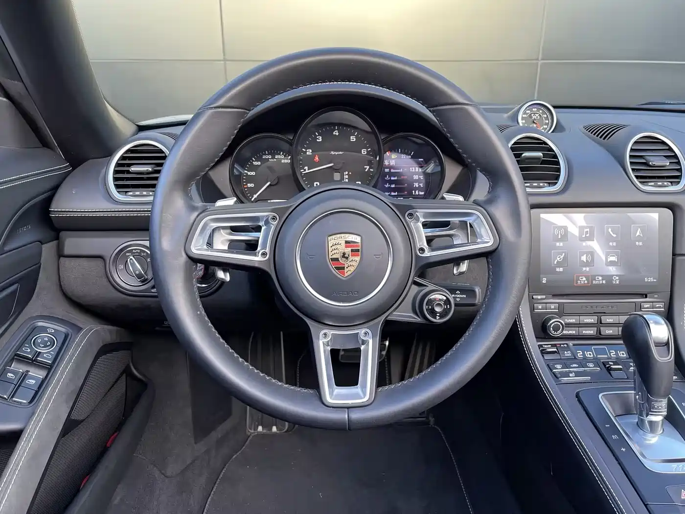 Porsche 718 2022 Spyder 2.0T фото 11