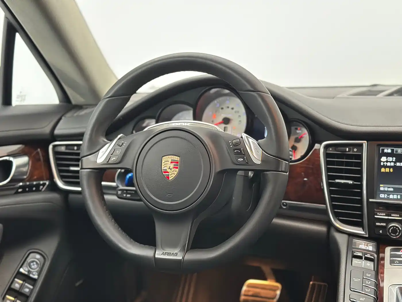Porsche Panamera 2010 Model Panamera S 4.8L фото 39