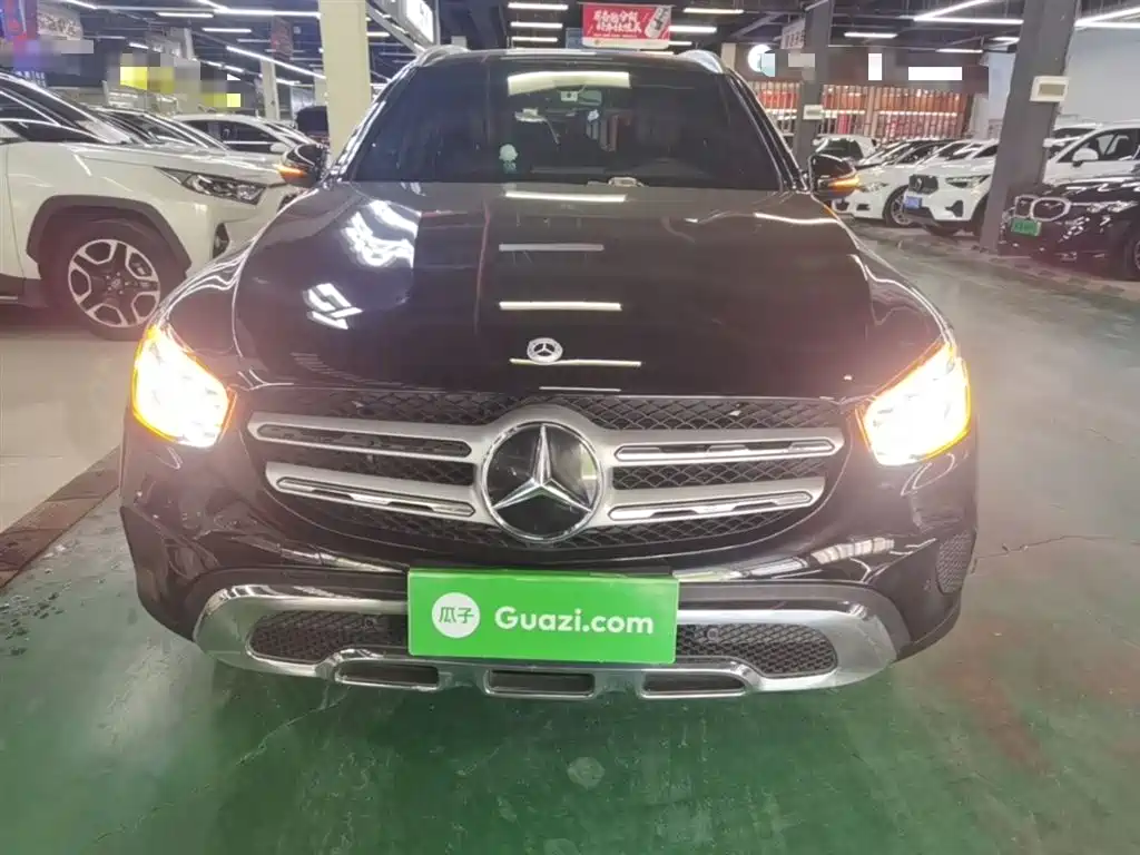 MERCEDES-BENZ GLC