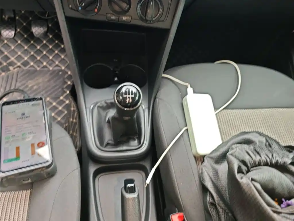 Volkswagen Polo 2016 1.4L Manual Trend фото 13