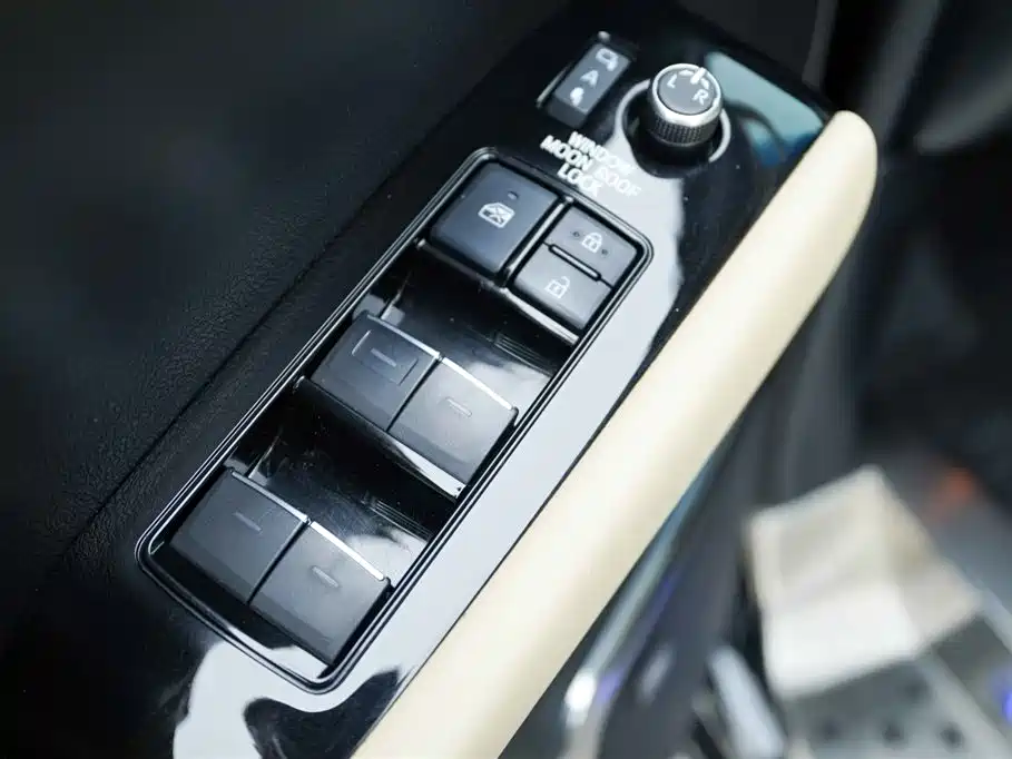 Toyota Alphard 2021 Hybrid 2.5L Premium фото 11