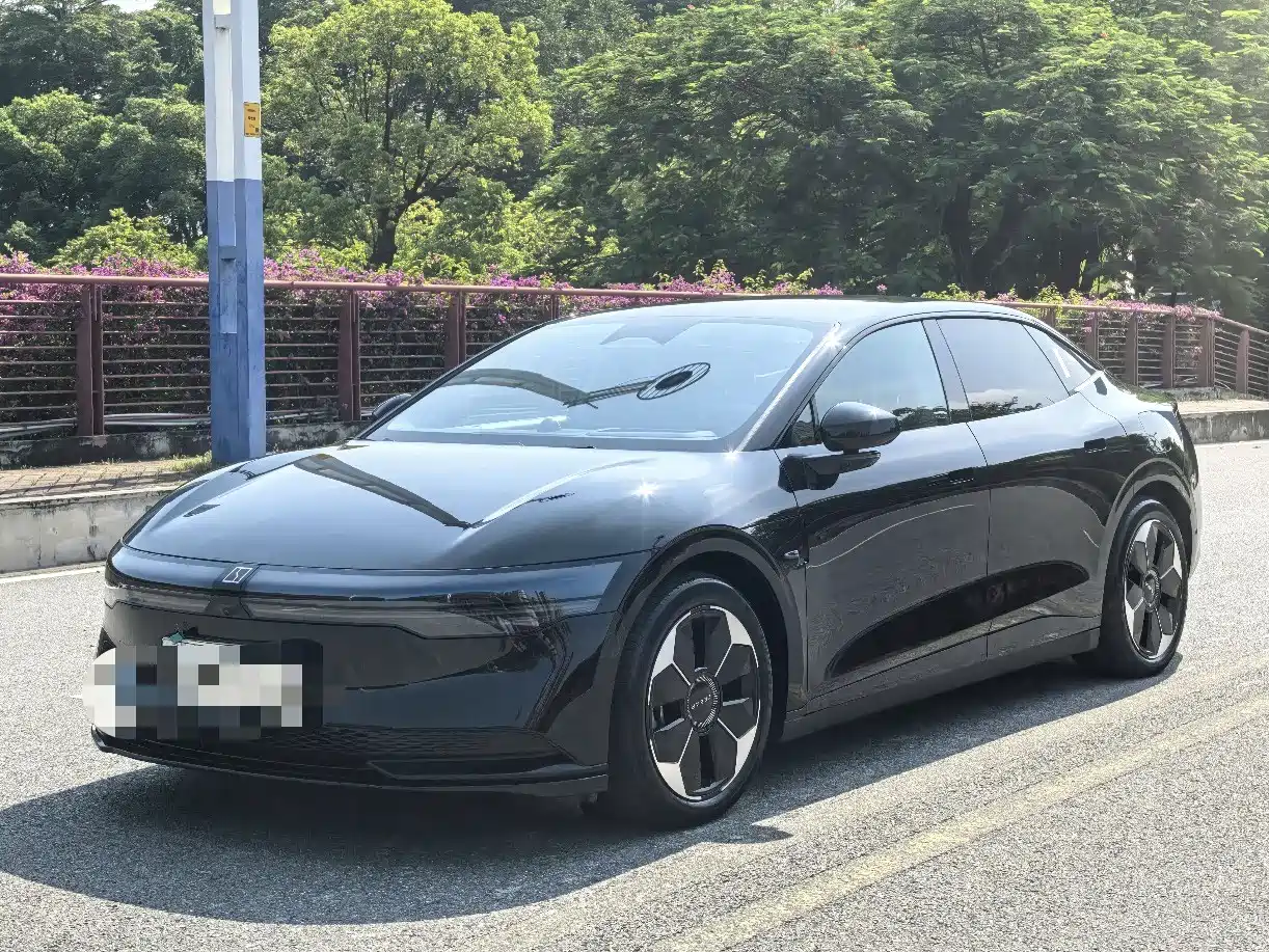 2024 ZEEKR 007