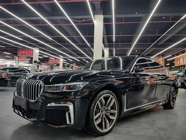 BMW 7 SERIES