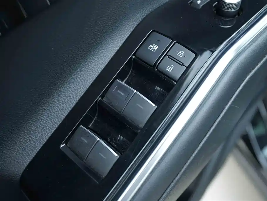 Toyota Crown Kluger 2023 2.5L HEV AWD Flagship Edition фото 11