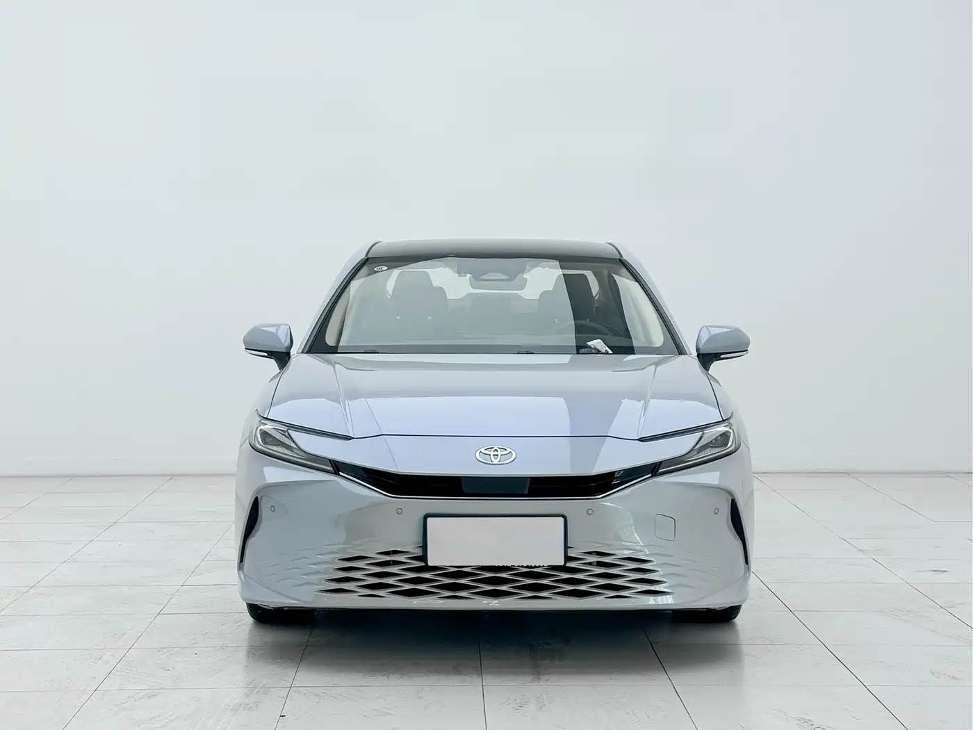 Toyota Camry 2024 Hybrid 2.5HG Premium Edition фото 2