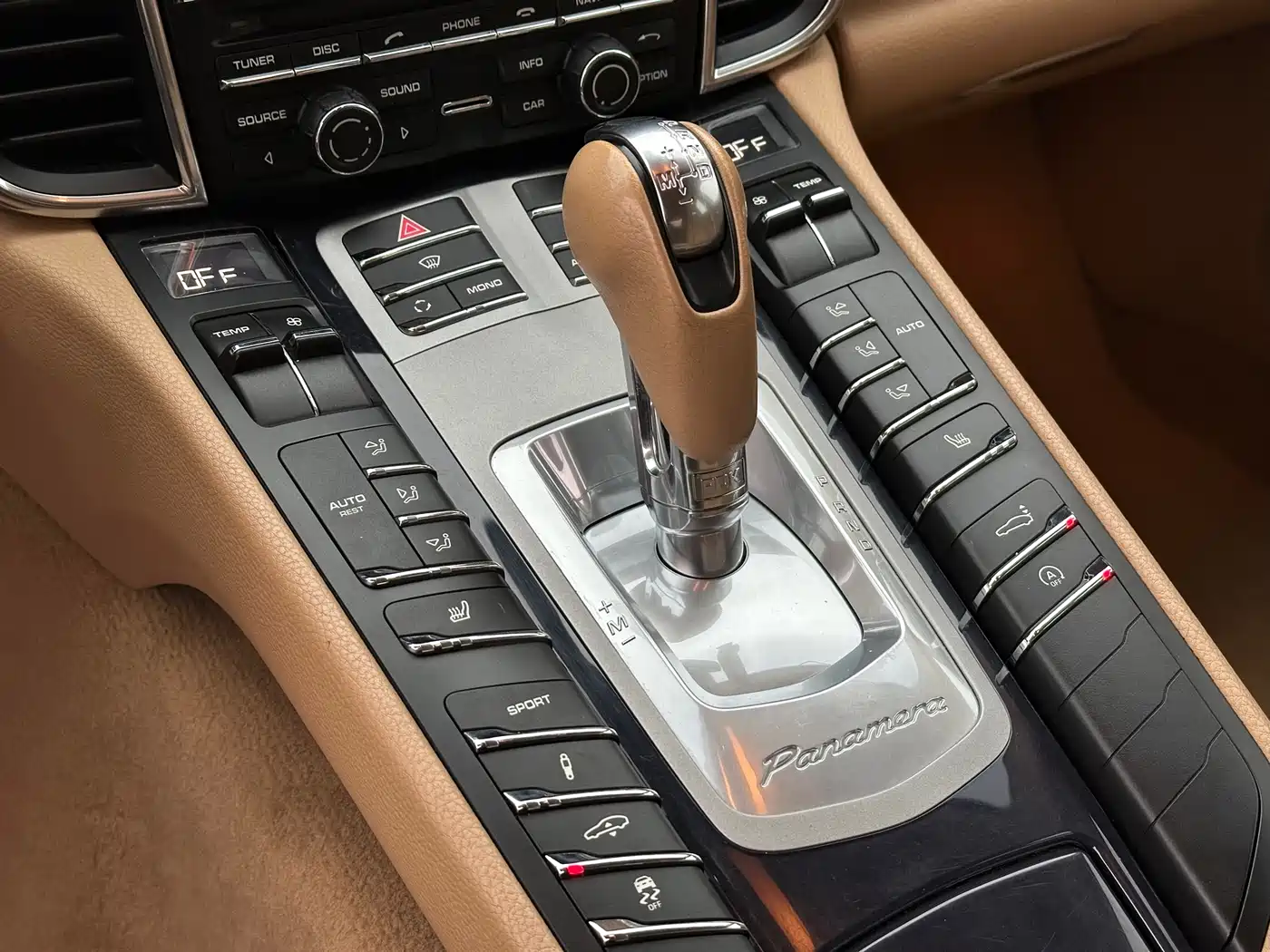 Porsche Panamera 2013 Panamera 4 Platinum Edition 3.6L фото 14