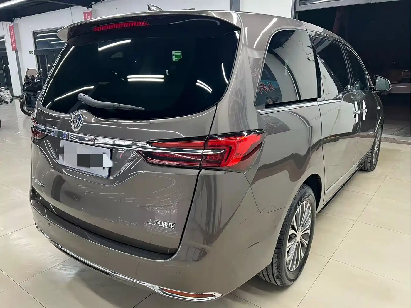 Buick GL8 2021 Land Business Class 652T Luxury фото 4