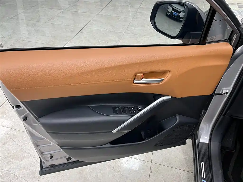 Toyota Corolla Cross 2022 2.0L Flagship Edition фото 10