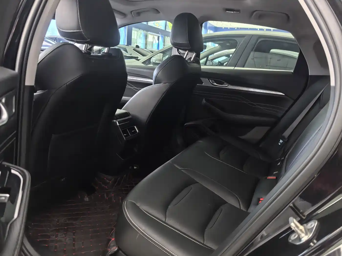 Фото 6 - Geely Preface