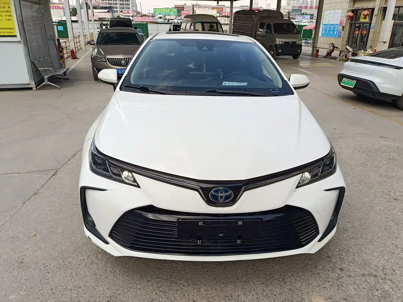 Toyota Corolla 2021 Hybrid 1.8L E-CVT Pioneer Edition фото 2