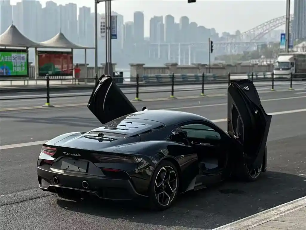 MASERATI MC20