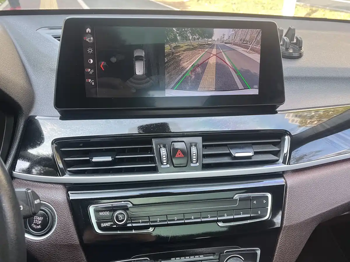 BMW X1 2022 sDrive20Li Fashion фото 12