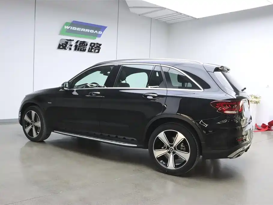 Mercedes-Benz GLC 2022 Facelift GLC 300 L 4MATIC Dynamic Collector's Edition фото 7