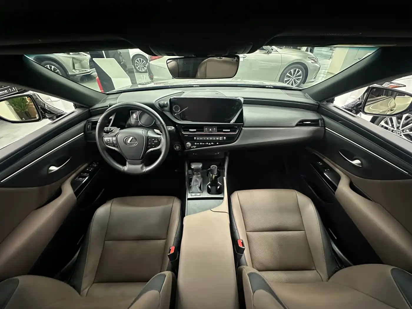 Lexus ES 2022 200 Excellence Edition фото 12