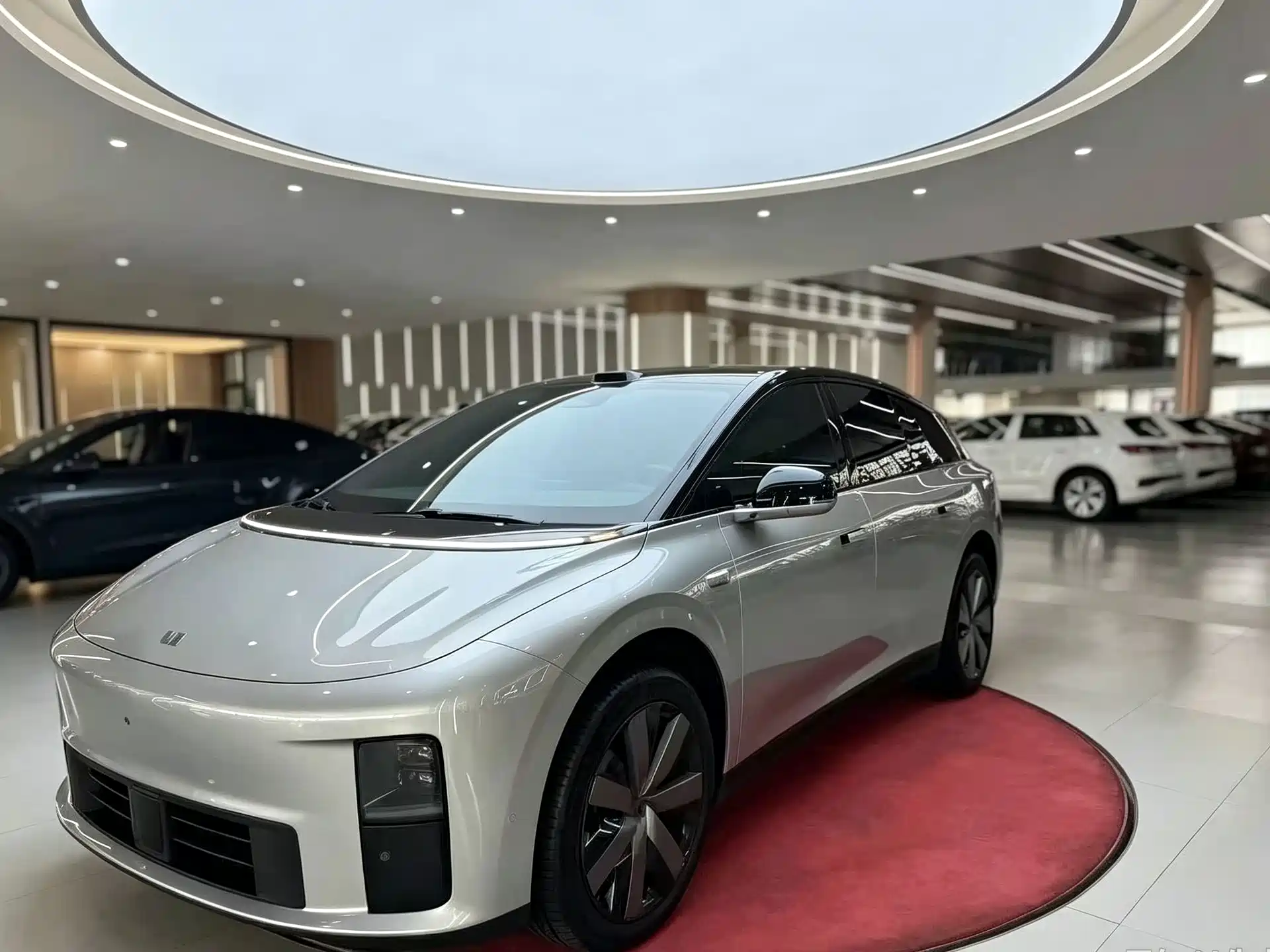 Photo 1 - Li Auto i6