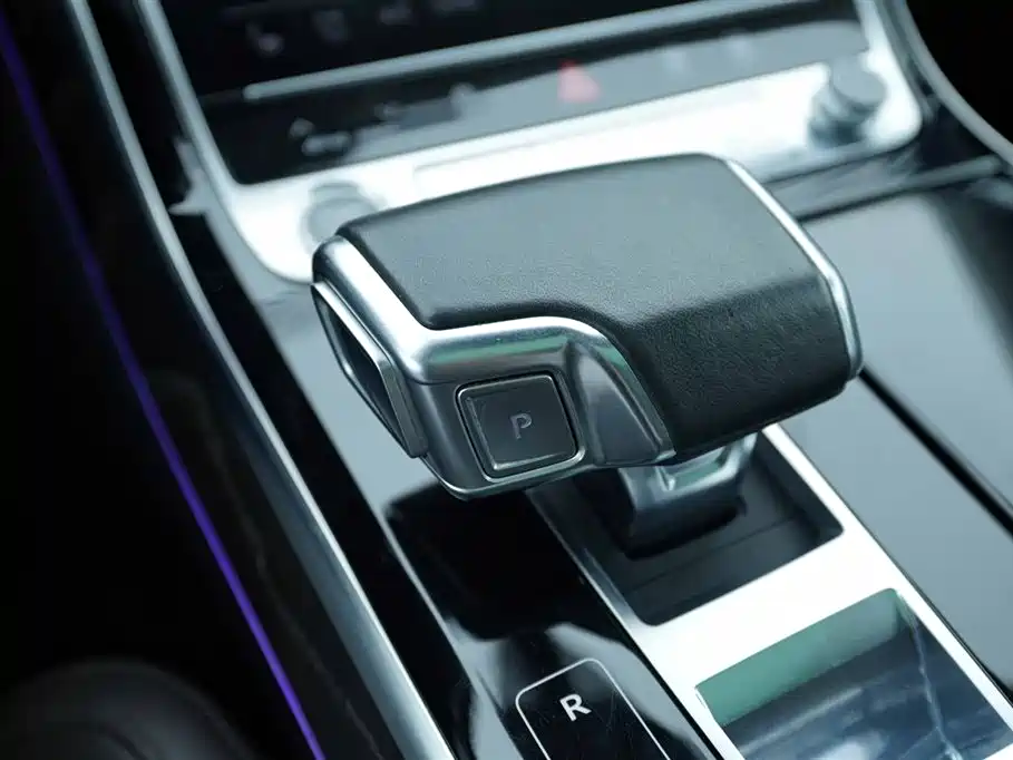 Audi A8 2022 A8L 50 TFSI quattro Comfort Collector's Edition фото 8
