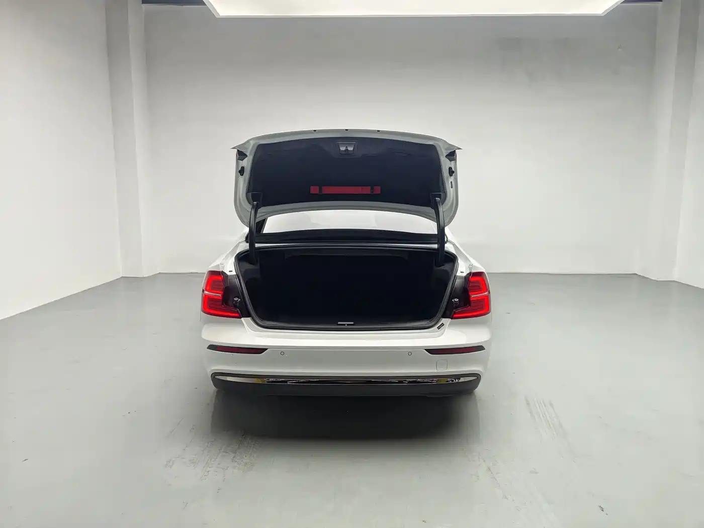 Volvo S60 2024 2025 B4 Smart Luxury Edition
