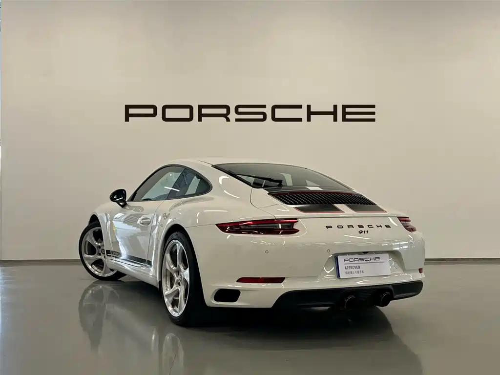 Photo 3 - Porsche 911