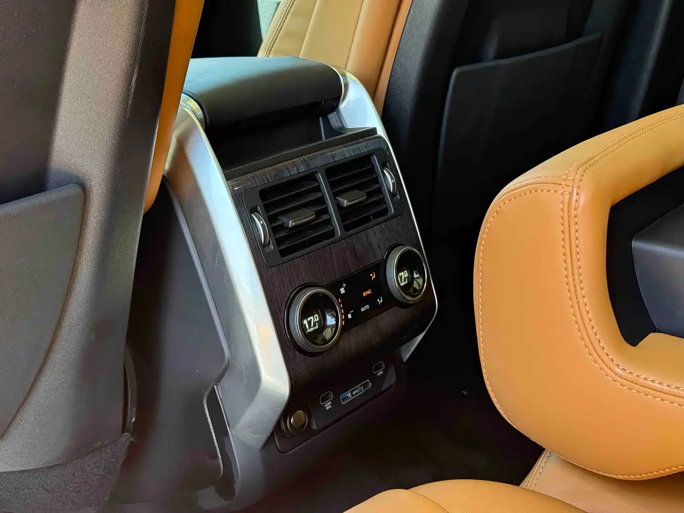 Land Rover Range Rover Sport 2021 3.0 L6 Gloss Black Edition фото 17