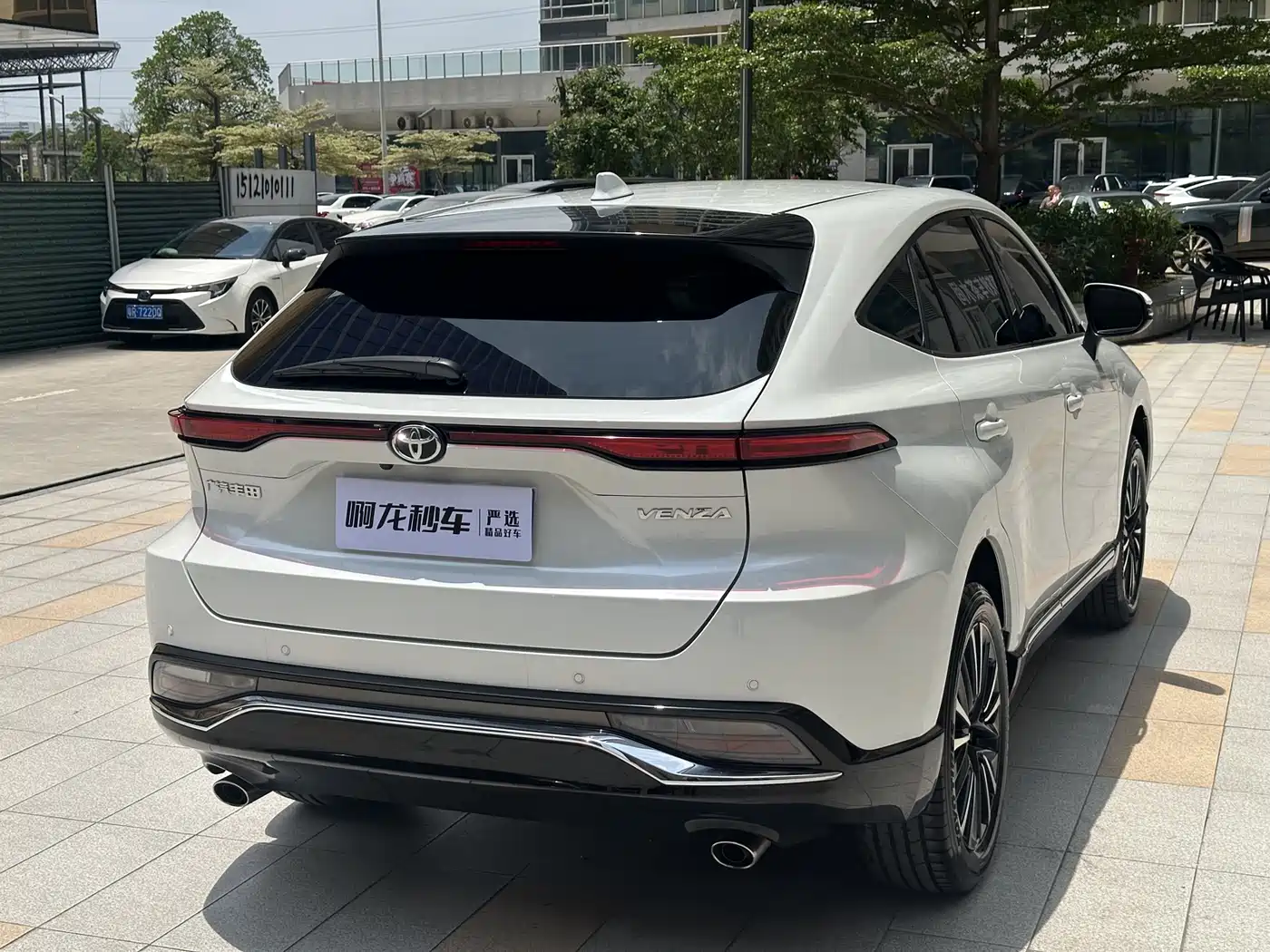 Toyota Venza 2022 2.0L CVT 2WD Premium фото 22