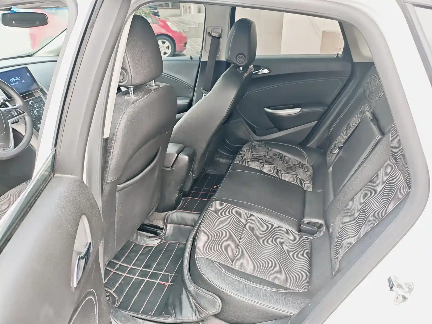 Buick Excelle 2014 XT 1.6L Automatic Fashion фото 4
