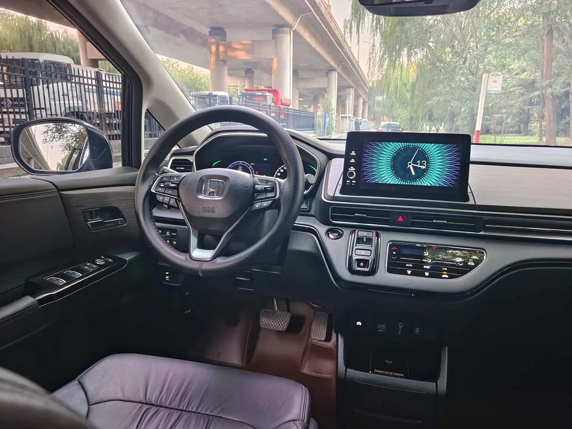 Photo 15 - Honda Odyssey