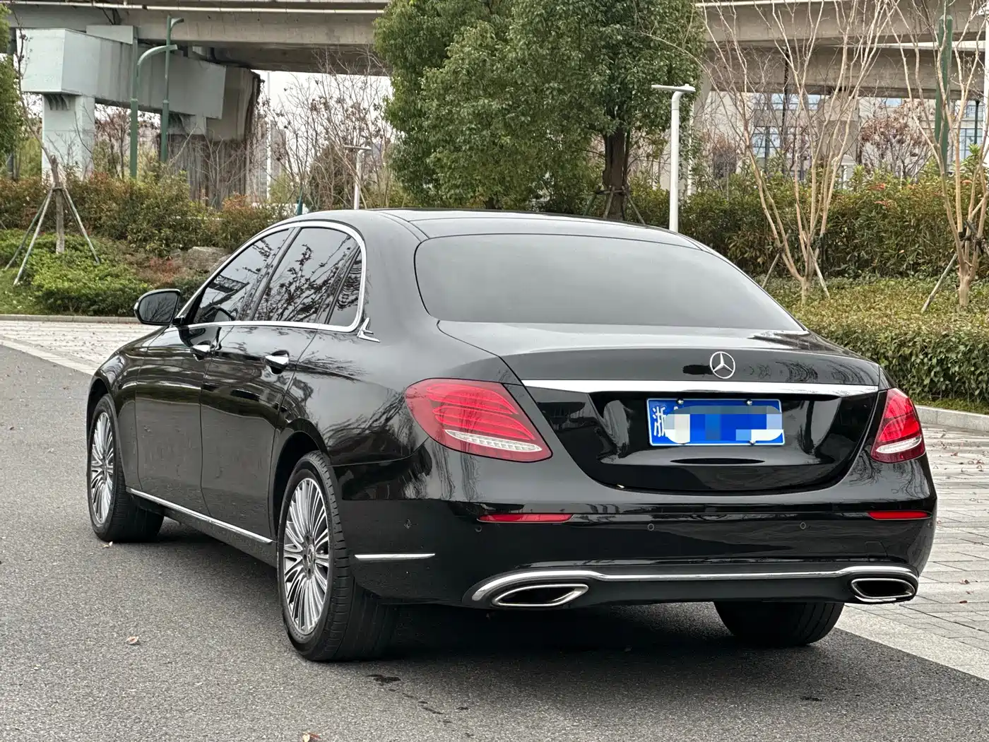 Mercedes-Benz E-Class 2020 E 300 L Luxury Model фото 4