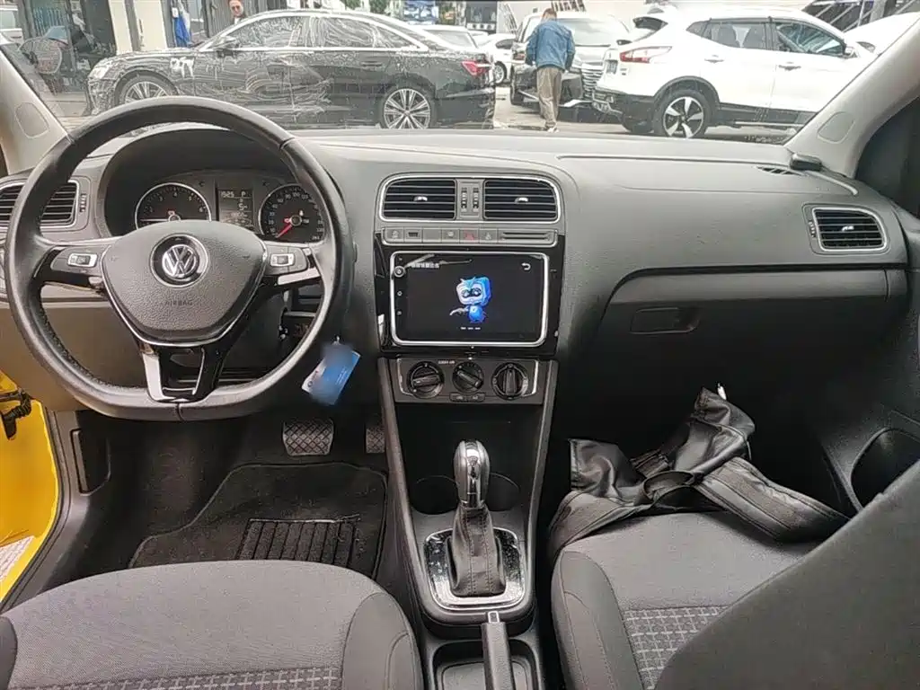 Volkswagen Polo 2018 1.5L Auto Comfort фото 10