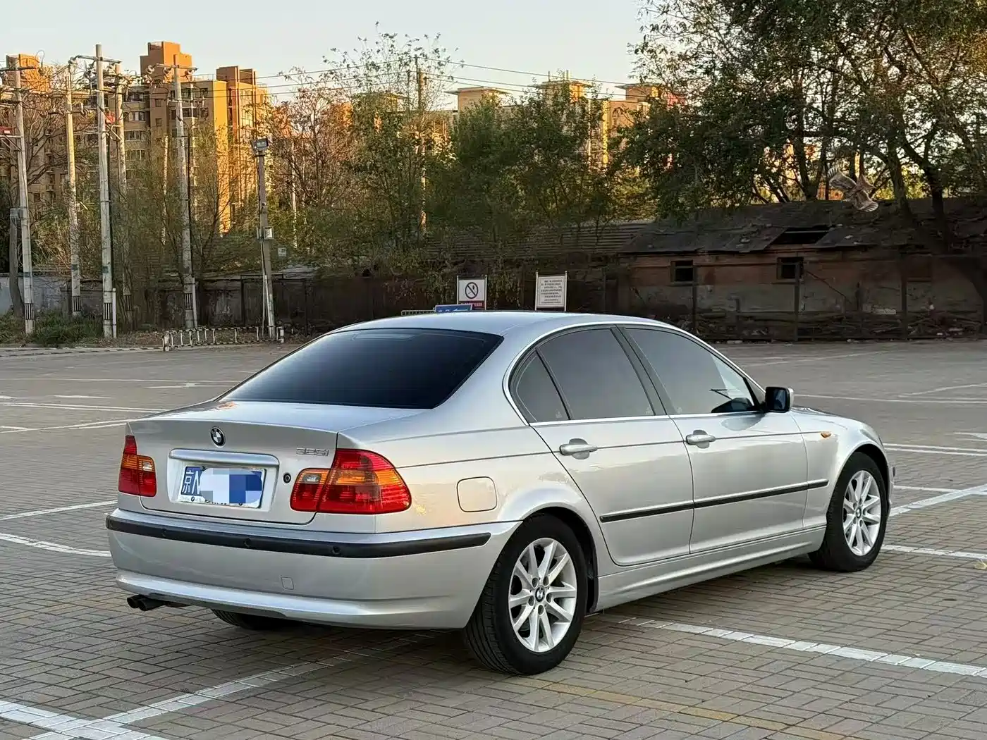 BMW 3 Series 2005 2004 325i