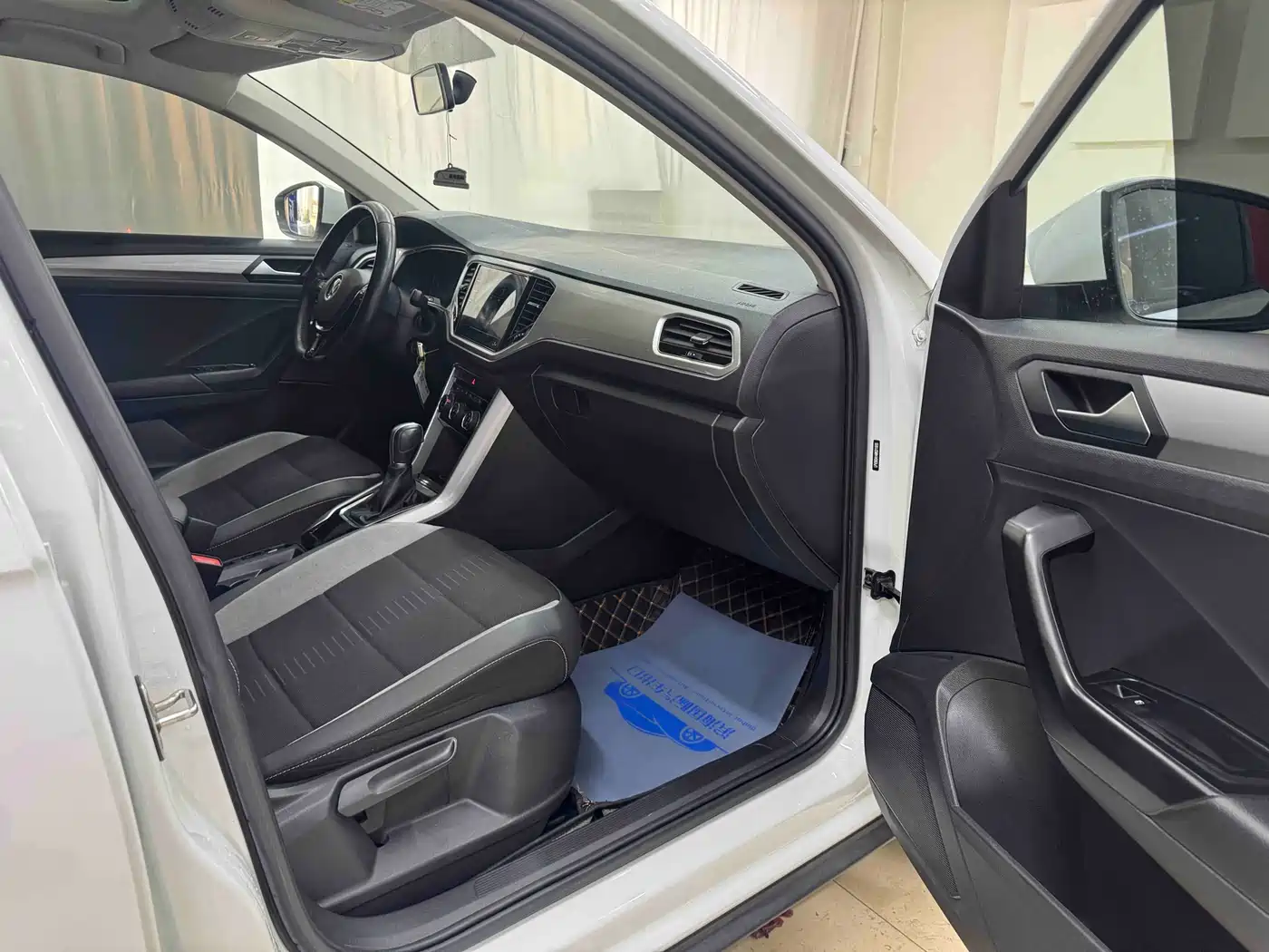 Volkswagen T-ROC 2021 Facelift 280TSI DSG 2WD Elite Smart Connect Edition фото 10