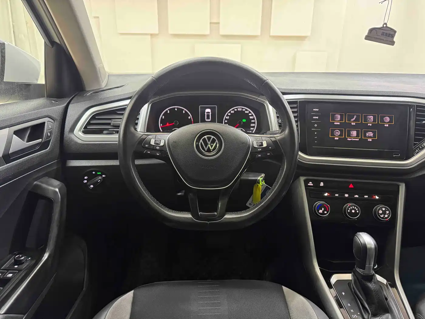 Volkswagen T-ROC 2021 Facelift 280TSI DSG 2WD Elite Smart Connect Edition фото 16