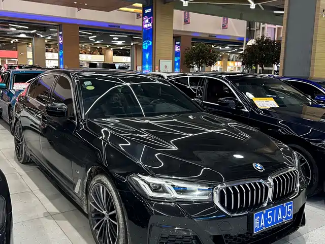 BMW 5 Series 2022 530Li Leading M Sport Package — фото 3