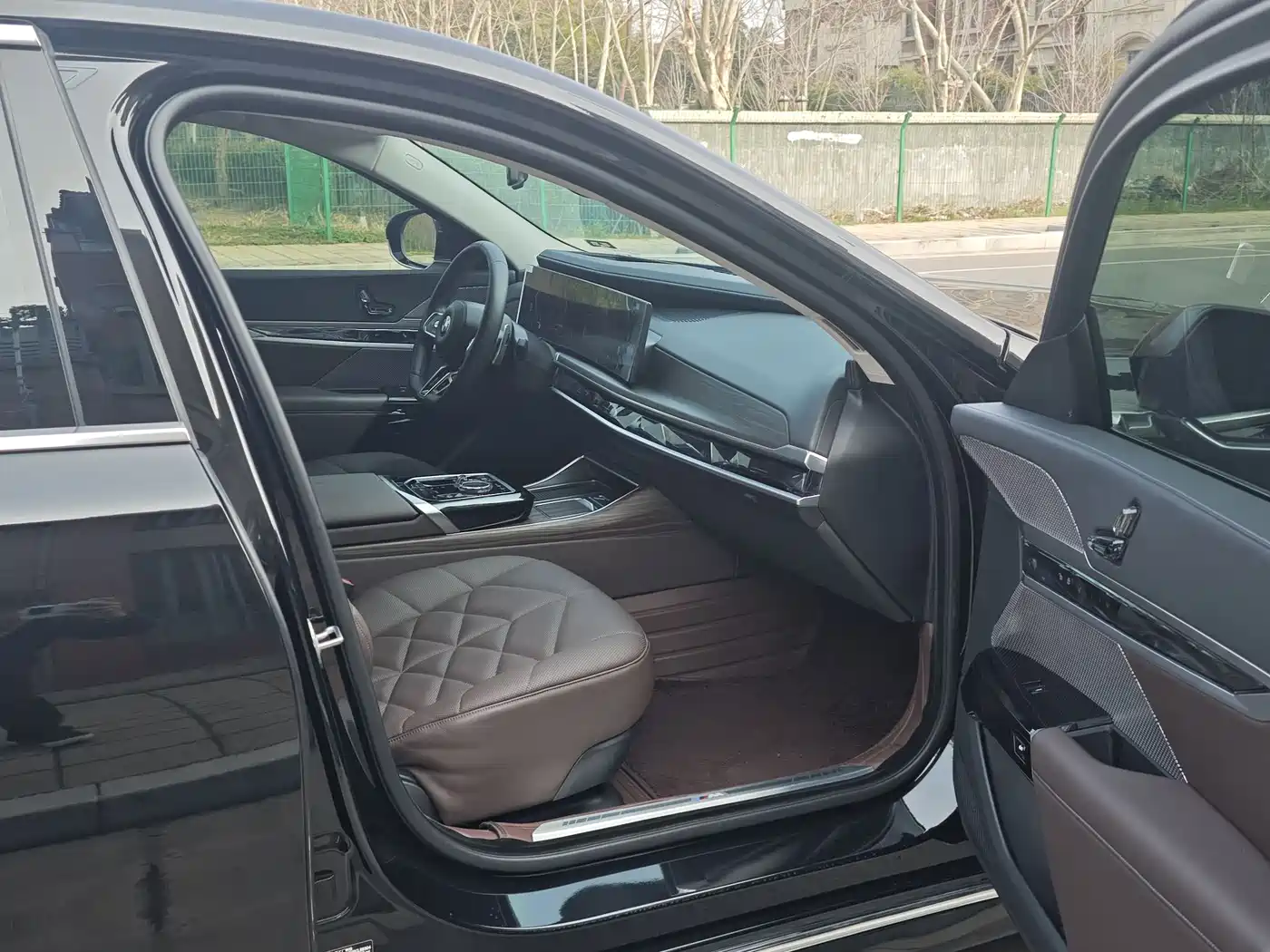 BMW 7 Series 2023 Model 735Li M Sport Package фото 8