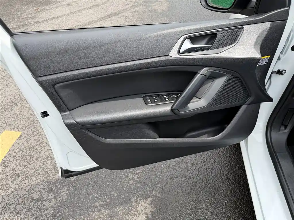 Peugeot 408 2022 1.6T Progressive Edition фото 6