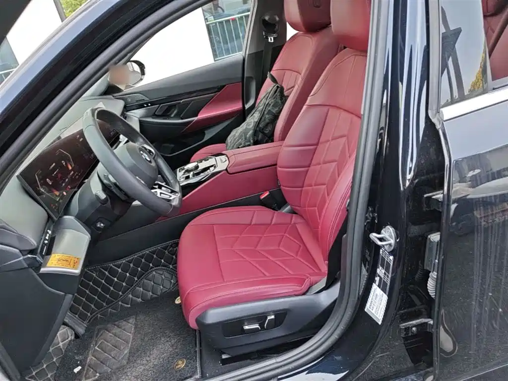 BMW 5 Series 2024 530Li Leading M Sport Package фото 22